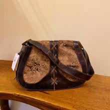 Load image into Gallery viewer, Vera Pelle Handbag
